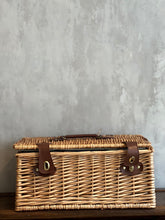 Load image into Gallery viewer, Wicker Hamper Baskets
