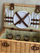 Load image into Gallery viewer, Wicker Hamper Baskets
