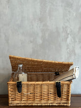 Load image into Gallery viewer, Wicker Hamper Baskets
