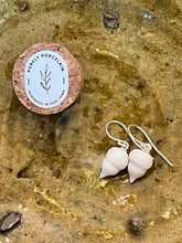 Load image into Gallery viewer, Floral Jewellery
