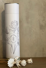 Load image into Gallery viewer, Diffuser Flower Gift Set
