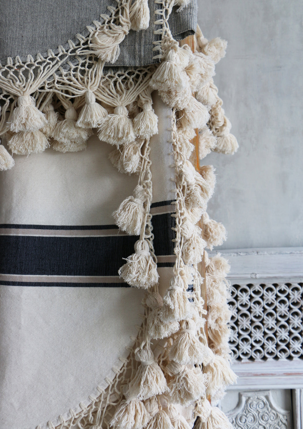 Stripe Tassel Edge Blanket